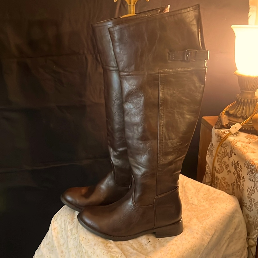 Breckelle boots